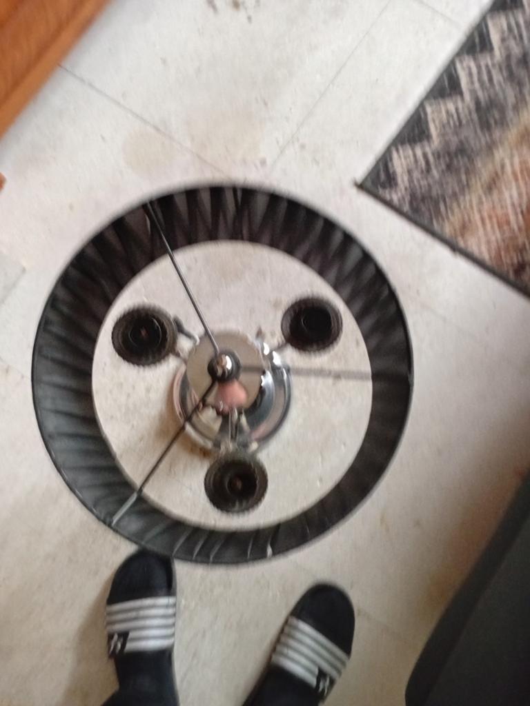 Moderne tafellamp met zwarte kap - Kwantum, Gebruikt, 50 tot 75 cm, Ophalen of Verzenden, Stof