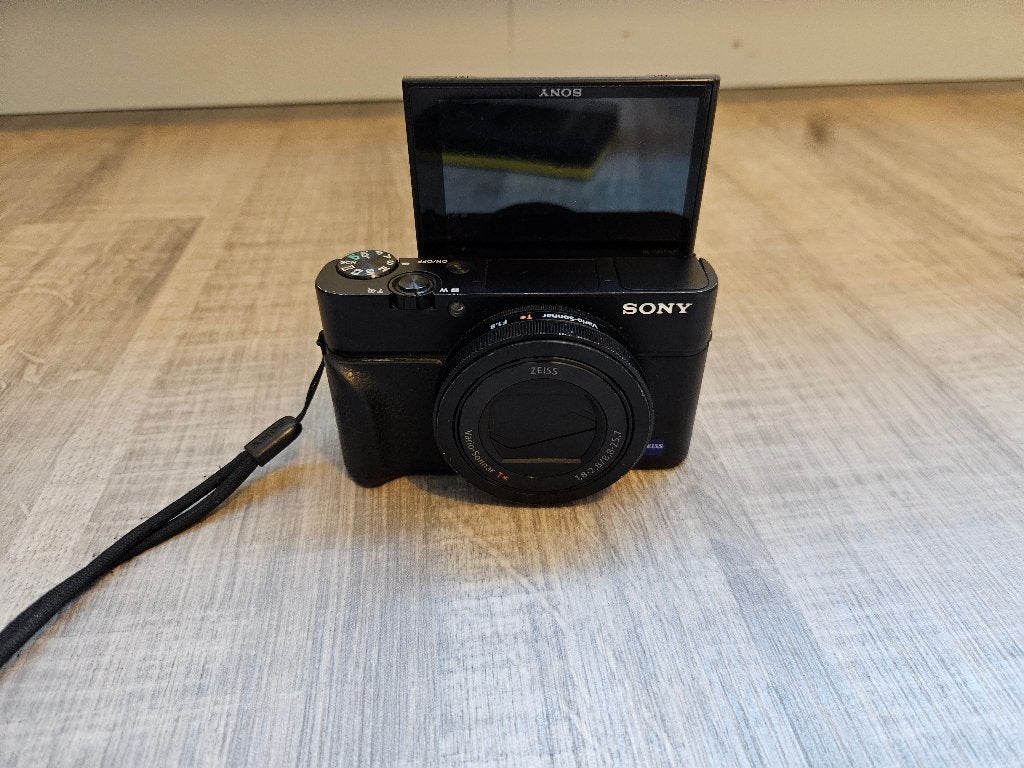 Sony Cyber-shot RX100 III Zwart + 2 extra accu's + oplader, Gebruikt, Ophalen of Verzenden, Compactcamera, Screenprotector