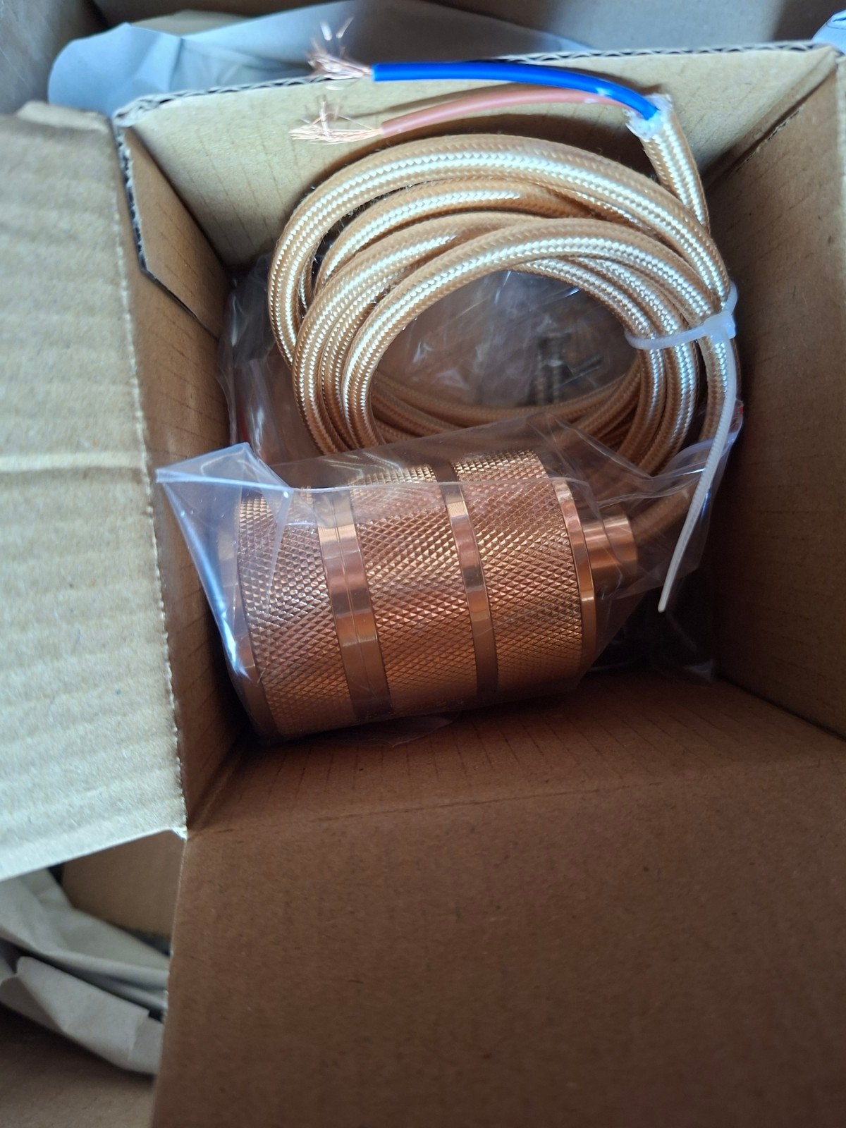 Nieuwe rose gouden peertjes met plafondkap, Huis en Inrichting, Lampen | Hanglampen, Ophalen, Nieuw, E27 (groot), Metaal