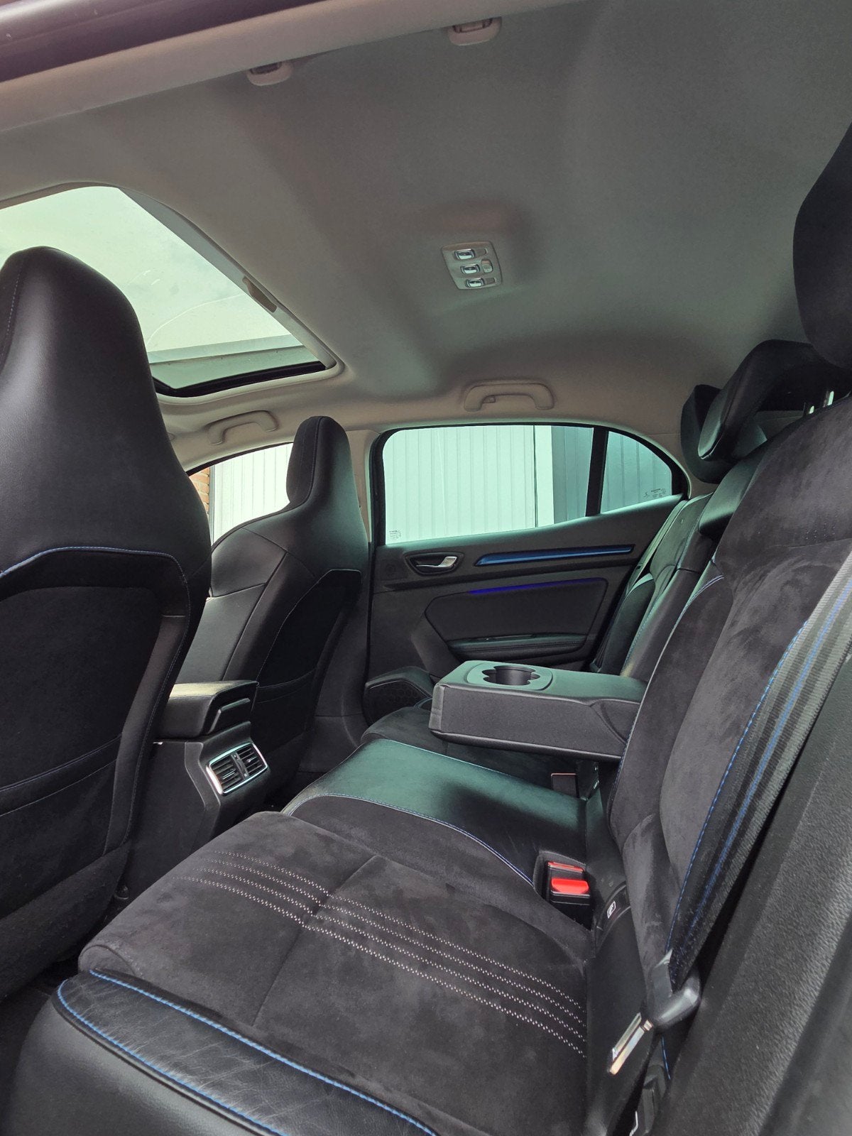 Foto 11 van Renault Mégane 1.2 16V 97KW HB 2017 Zwart