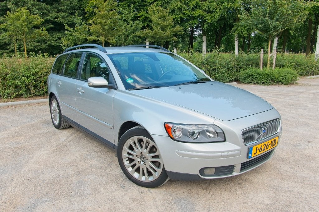 Volvo V50 2.4 170PK - Airco - Cruise, Voorwielaandrijving, Sound system, 700 kg, Grijs