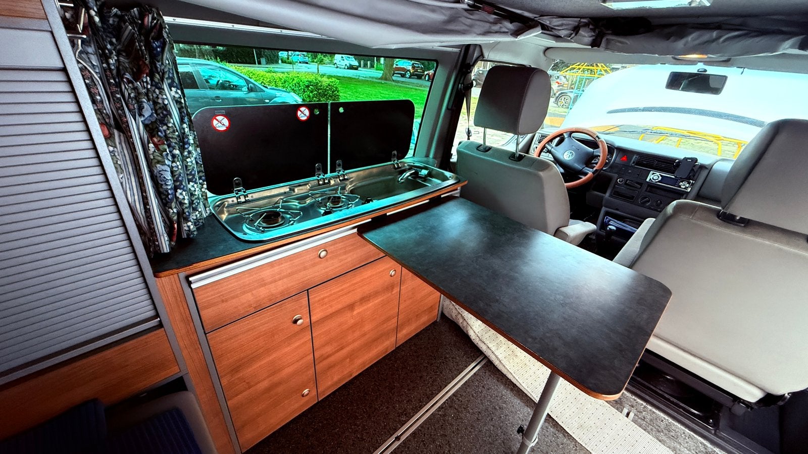 Volkswagen T4 Camper 2003 AArt inbouw, Auto's, Voorwielaandrijving, Leder en Stof, Grijs, Particulier