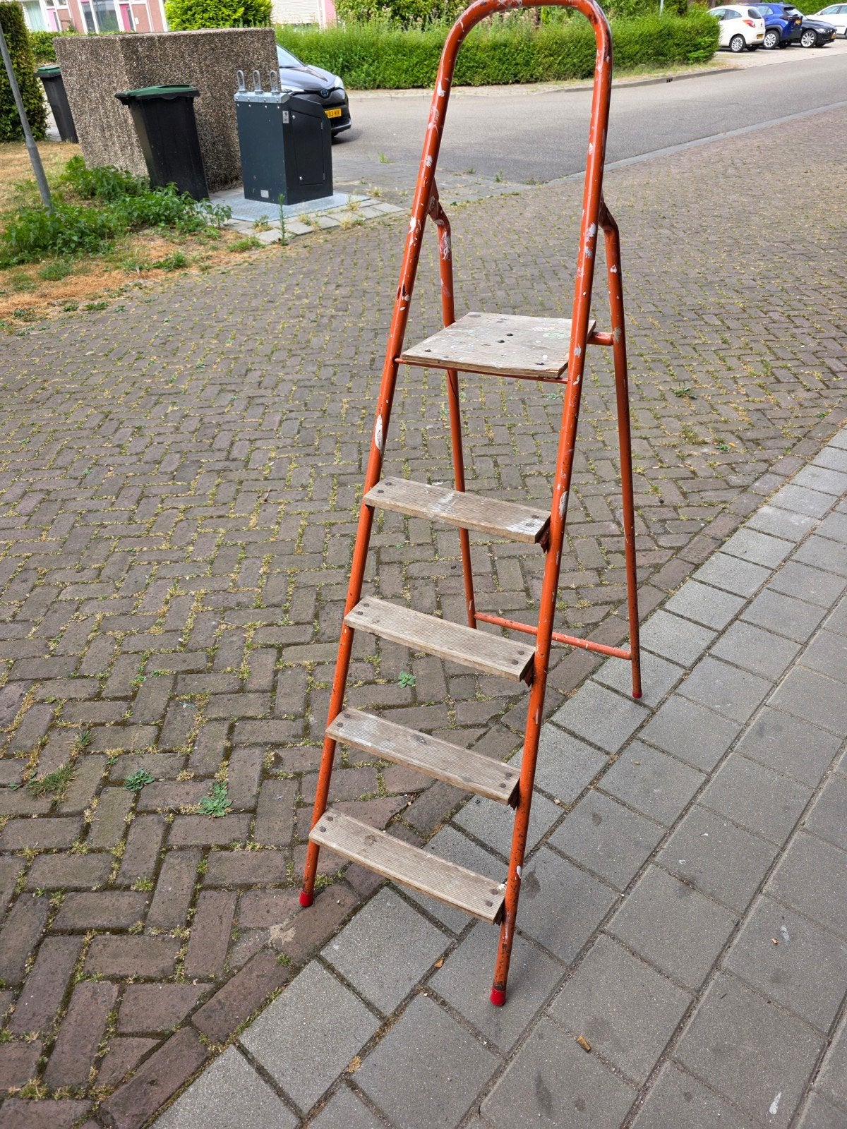 Gebruikt trapje - handig voor in huis of tuin, Gebruikt, Onbekend, Ophalen of Verzenden, Onbekend