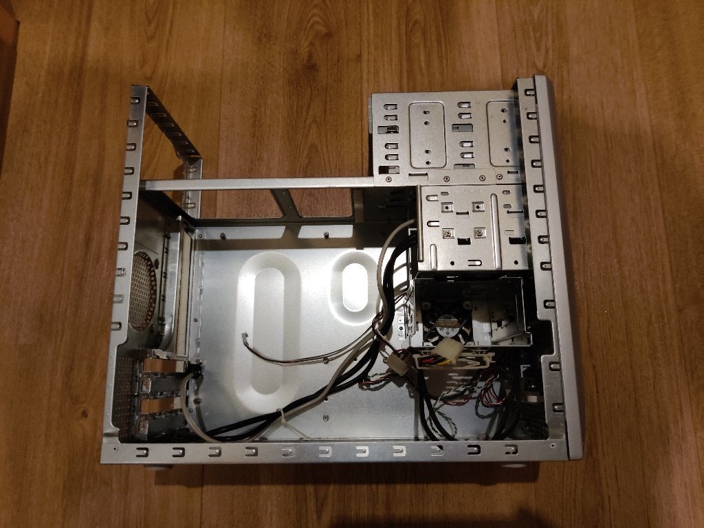 Lege ATX computerkast - Ideaal voor nieuw PC project, Computers en Software, Computerbehuizingen, Gebruikt, Ophalen of Verzenden
