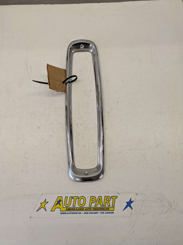 Cadillac Fleetwood Brougham achterlicht bezel 1990-1992, Gebruikt, Info@gm.com, Ophalen of Verzenden, P.O. BOX 33170 Detroit, MI 48232-5170