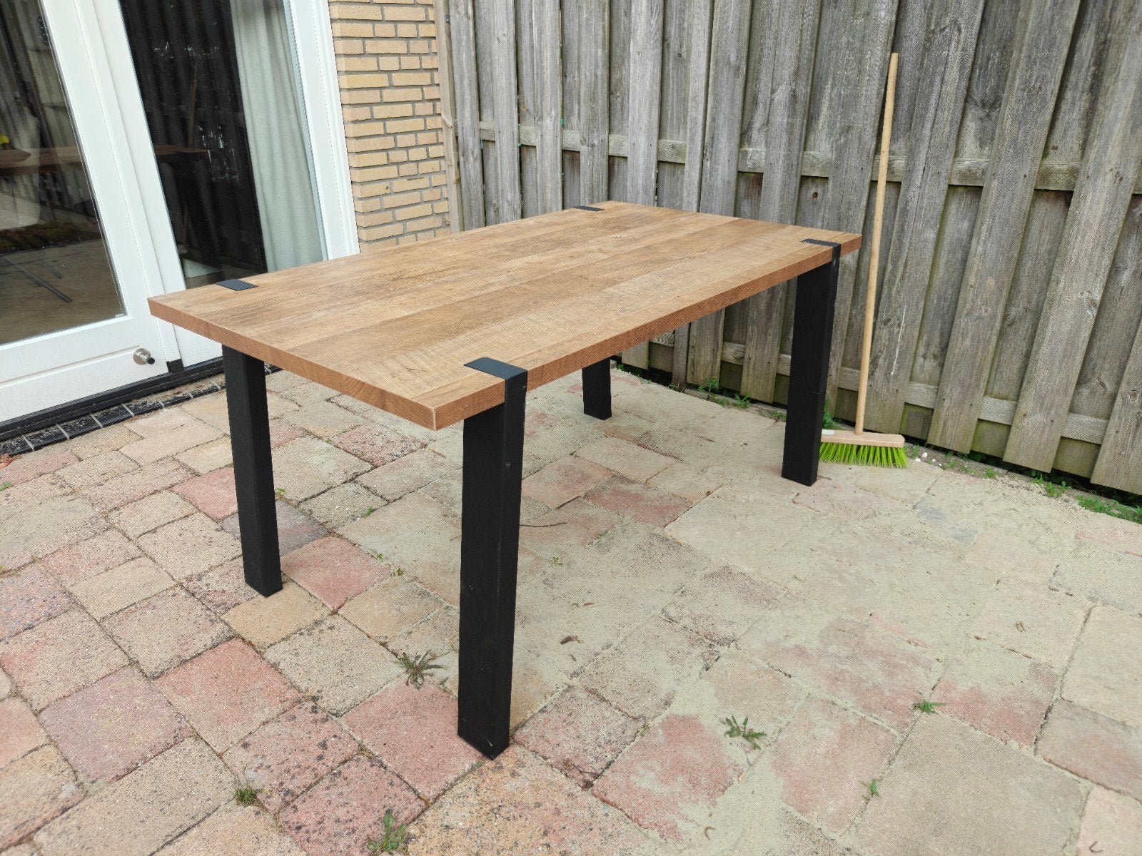 Robuuste eettafel T.E.A.B, Overige houtsoorten, 100 tot 150 cm, Industrieel, Modern, Zo goed als nieuw