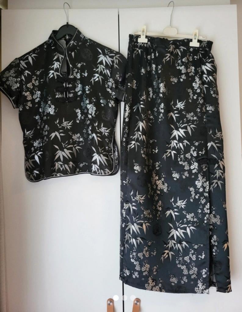 Chinees Tweedelig Pak Zwart met Zilveren Print, Kleding | Dames, Overige typen, Zwart, Maat 42/44 (L), Ophalen of Verzenden
