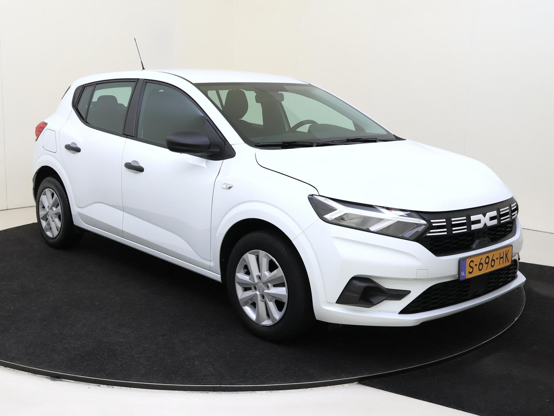 Dacia Sandero 1.0 TCe 100 ECO-G Essential | Trekhaak | Airco, Auto's, Voorwielaandrijving, Gebruikt, Euro 6, 1081 kg