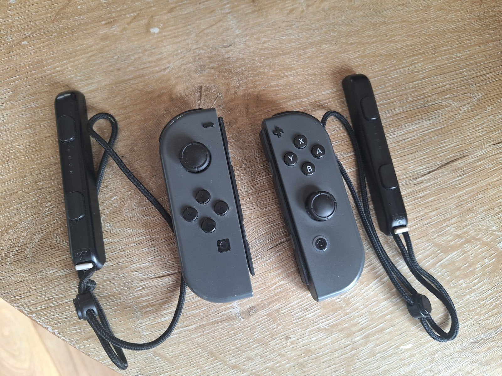 Nintendo Switch Joy-Cons (Grijs) met polsbandjes, Spelcomputers en Games, Spelcomputers | Nintendo Consoles | Accessoires, Nintendo