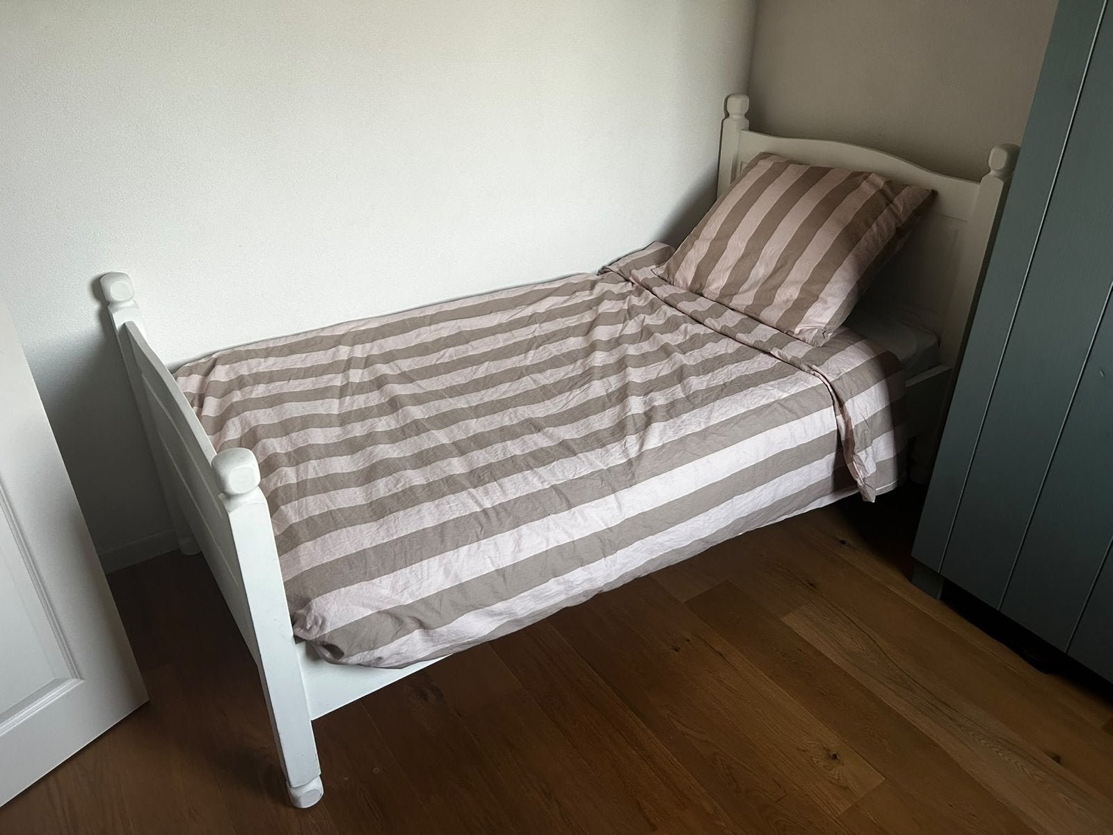 Eenpersoonsbed met Auping bodem! - Zo goed als nieuw, 90 cm, Eenpersoons, Wit, Ophalen of Verzenden