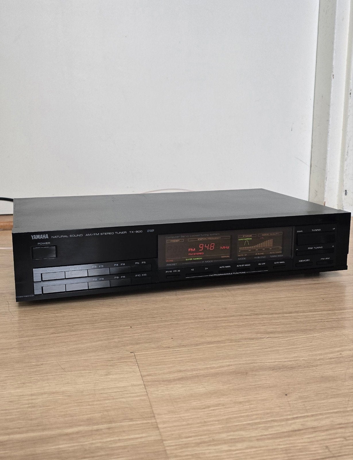 Yamaha Natural Sound AM/FM Stereo Tuner TX-900, Audio, Tv en Foto, Ophalen of Verzenden, Gebruikt, Analoog