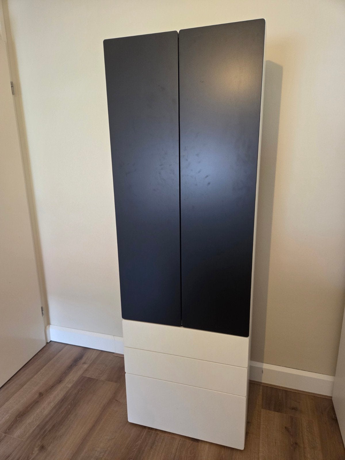SMÅSTAD kledingkast met krijtbord deuren (zwart), Gebruikt, 50 tot 100 cm, 150 tot 200 cm, 25 tot 50 cm