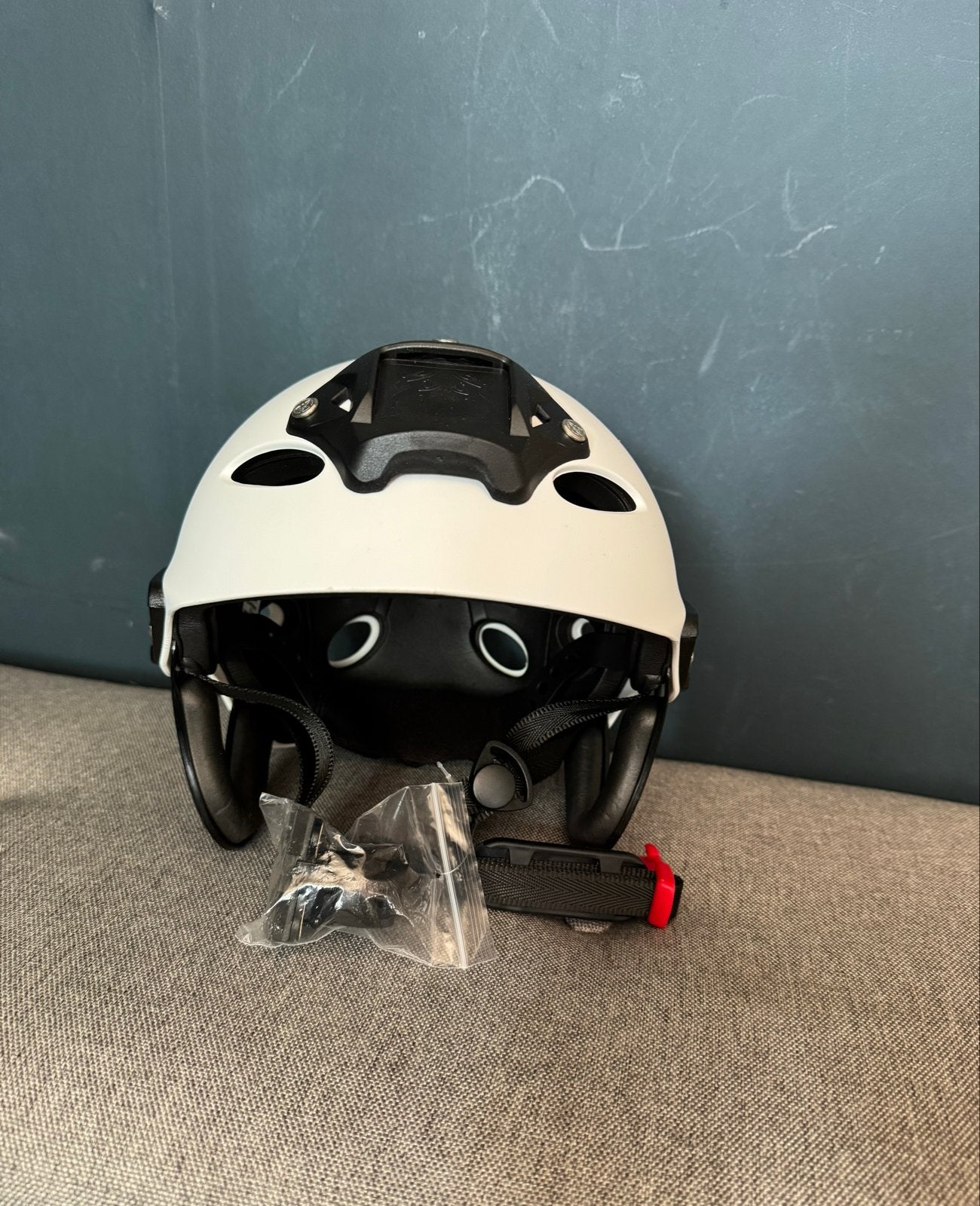 Witte skihelm - Zo goed als nieuw ~ Maat L, Overige typen, Zo goed als nieuw, Skiën, Ophalen