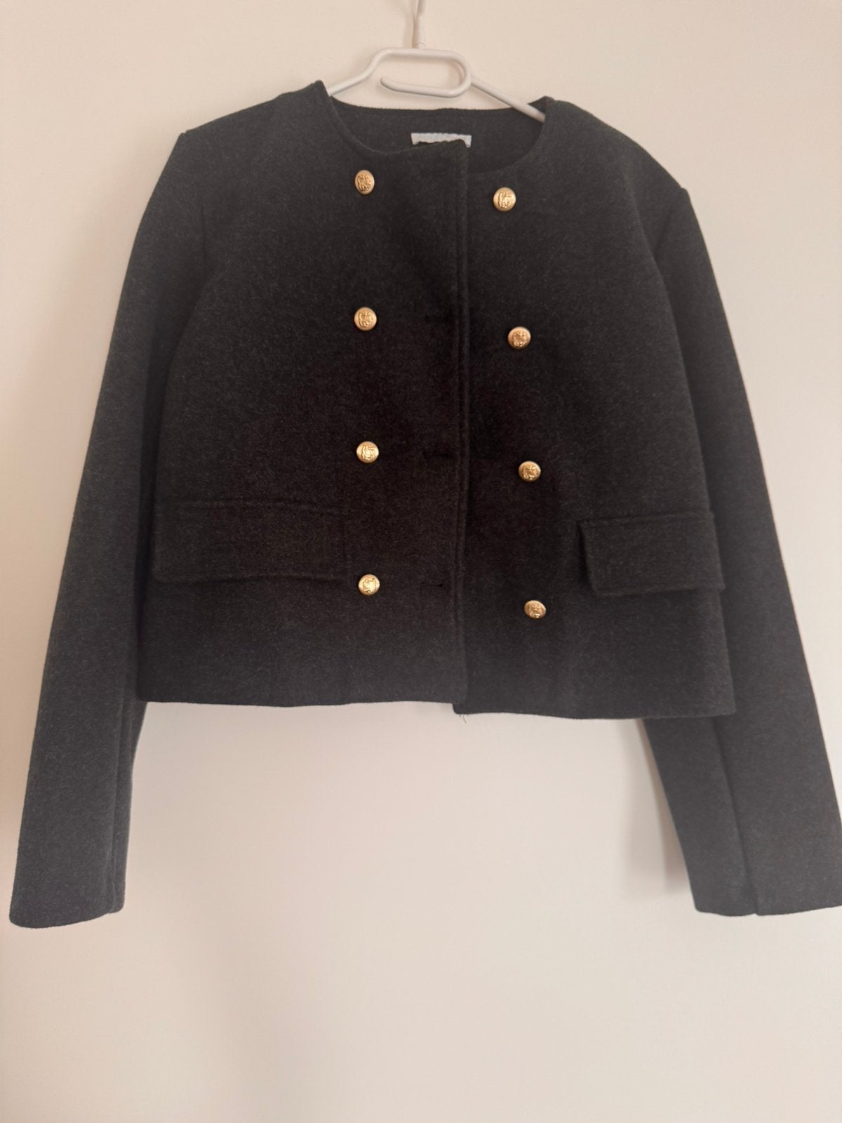 Donker grijs korte jas/blazer met gouden knopen Zara, Kleding | Dames, Ophalen of Verzenden, Zo goed als nieuw, Jasje, Maat 36 (S)