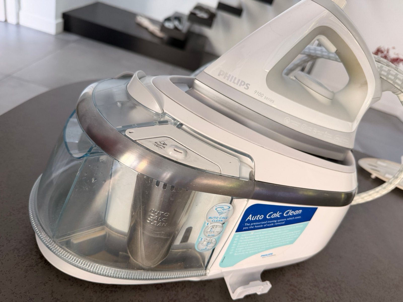 Philips 9100 Series Stoomstrijkijzer  met Auto Calc Clean, Ophalen of Verzenden, Gebruikt, Strijkijzer met snoer