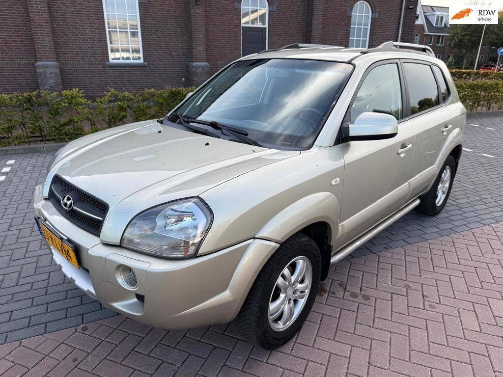 Hyundai Tucson 2.0i Style Cross 2010 EXPORT/HANDELSPRIJS !, Auto's, Stof, Gebruikt, 4 cilinders, Origineel Nederlands