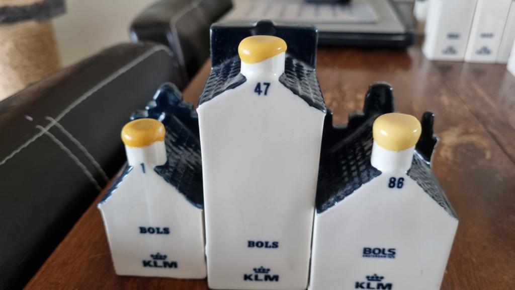 KLM huisjes 1, 85 en (huisje 85 beschadigd), Verzamelen, Ophalen of Verzenden, Gebruikt, 81 t/m 91, Gevuld
