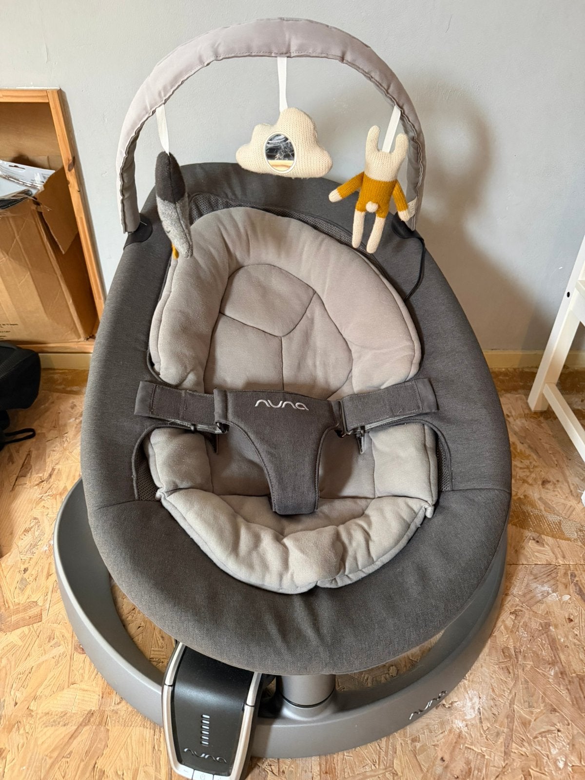 Nuna Leaf Curv Wipstoel Granite met speelbeugel en motor, Verstelbaar, Wipstoel, Zo goed als nieuw, Ophalen
