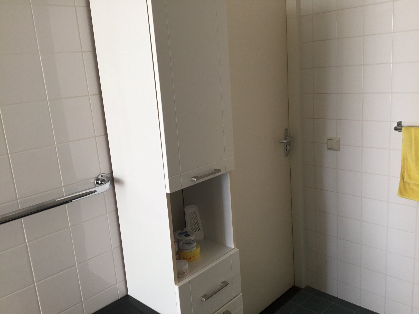 Badkamer kastje betere kwaliteit €30, (Half)hoge kast, Minder dan 50 cm, Ophalen of Verzenden, Zo goed als nieuw