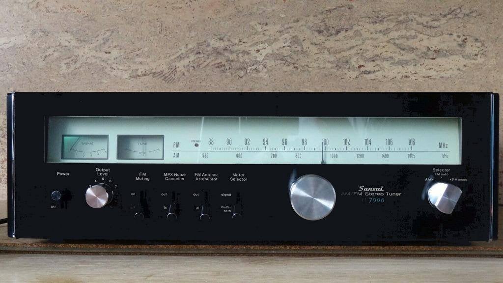 Te koop aangeboden: een prachtige Sansui TU-7900, Ophalen of Verzenden, Gebruikt, Analoog