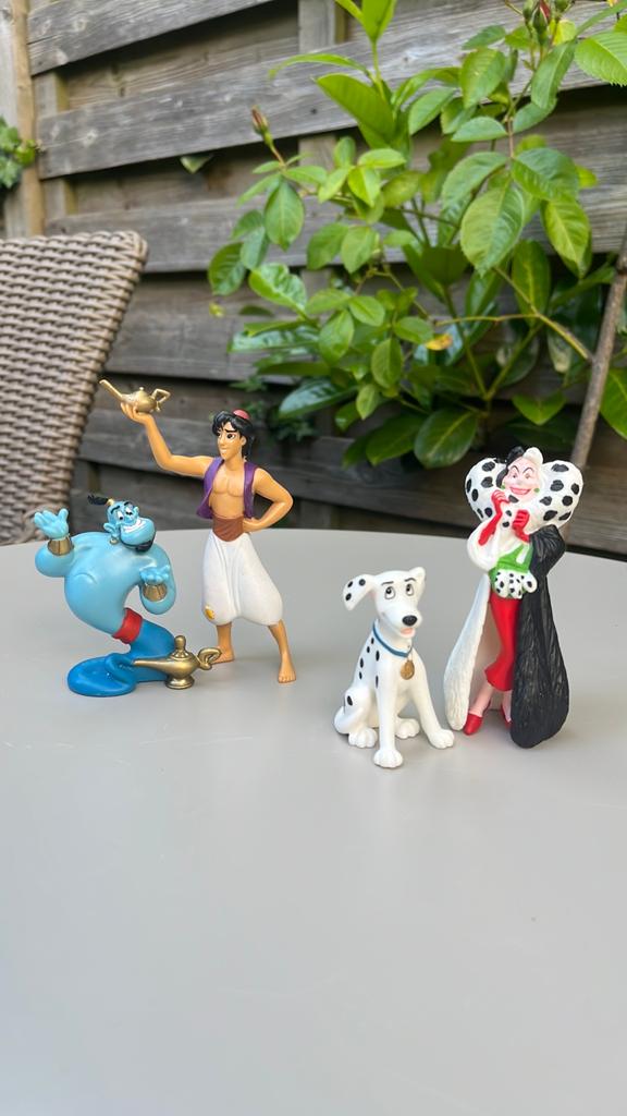 Disney beeldjes set: Aladdin, Genie, Cruella en dalmatiër, Ophalen of Verzenden, Zo goed als nieuw