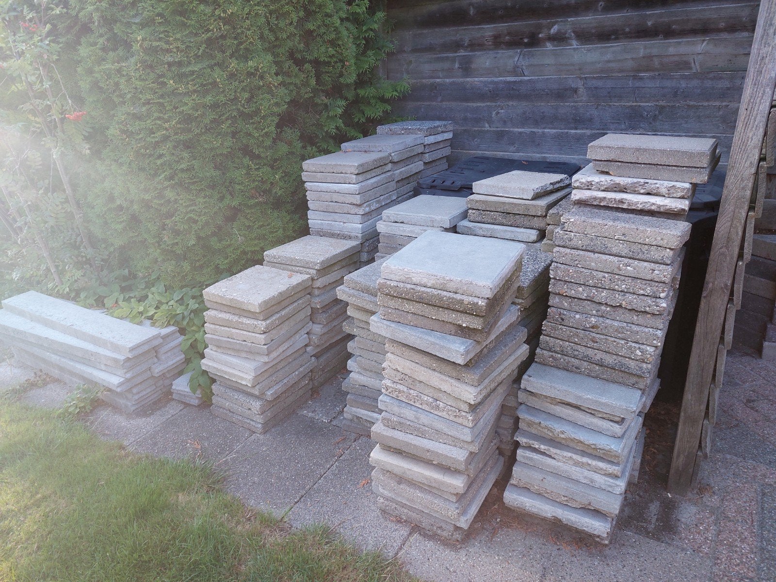 Gratis gebruikte stoeptegels voor tuin of oprit, Tuin en Terras, Tegels en Klinkers, Ophalen, Gebruikt, 10 m² of meer, Beton