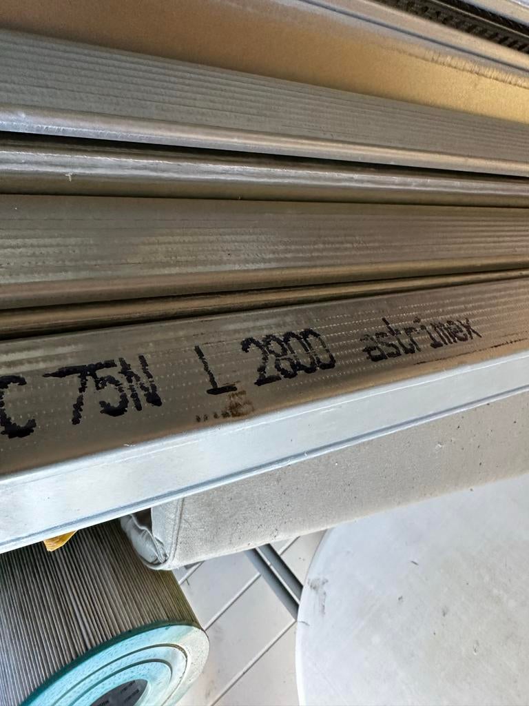 10x Metalstud C 75N L 2800 Astrimex, Doe-het-zelf en Verbouw, Metalen, Ophalen of Verzenden, Gebruikt, IJzer