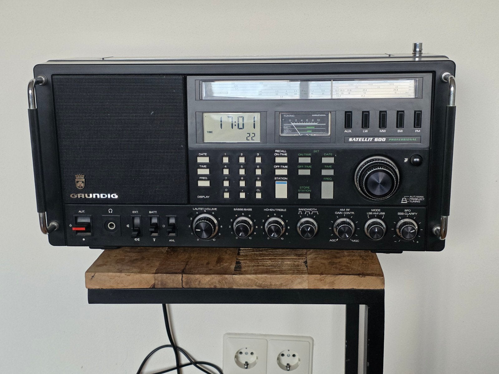 Grundig Satellit 600 Wereldontvanger -  LW/MW/SW def, Verzenden, Gebruikt, Wereldontvanger