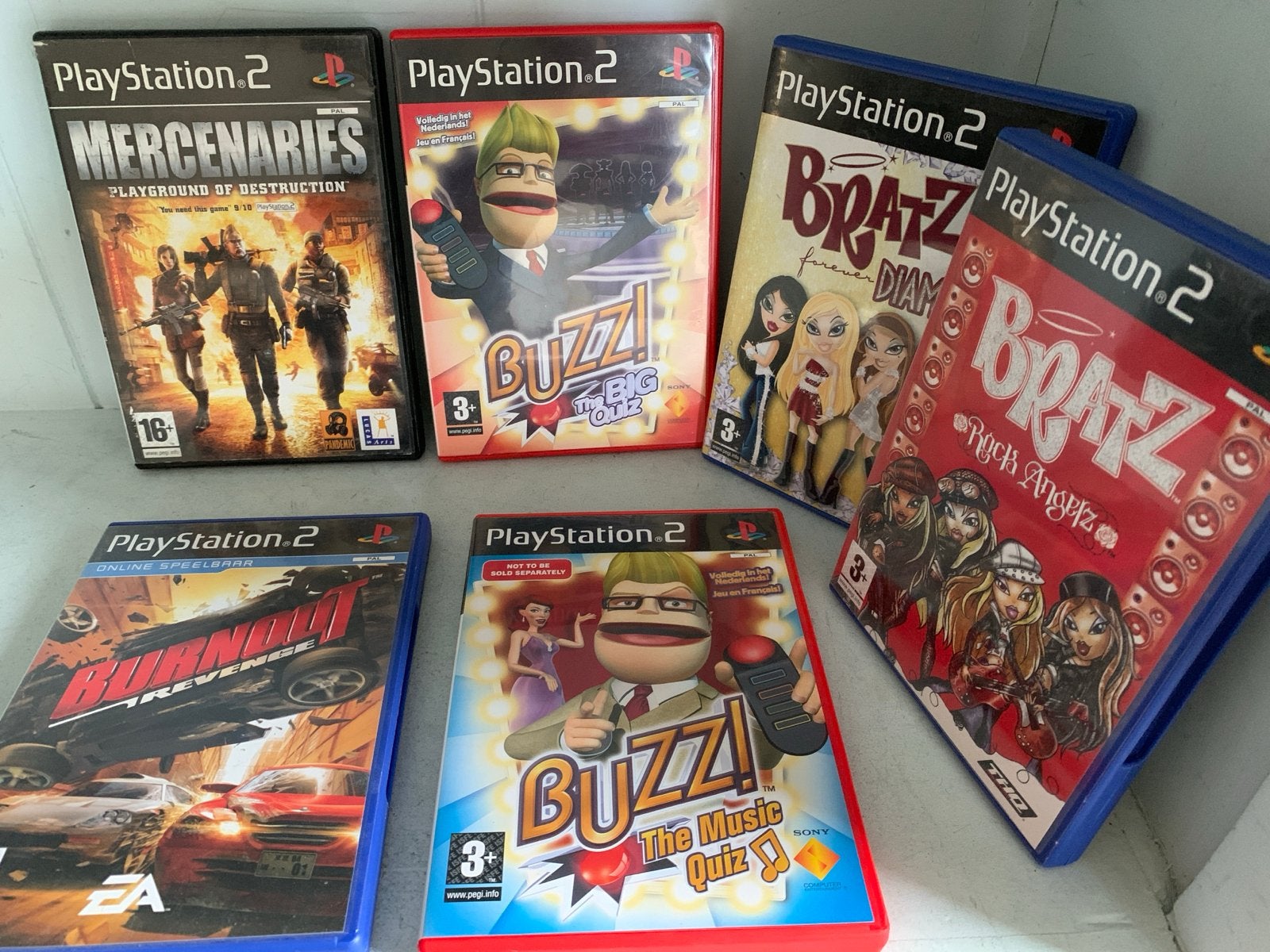 PlayStation 2 Games: Bratz, Buzz!, Mercenaries, Burnout, Gebruikt, Vanaf 18 jaar, Overige genres, Eén computer