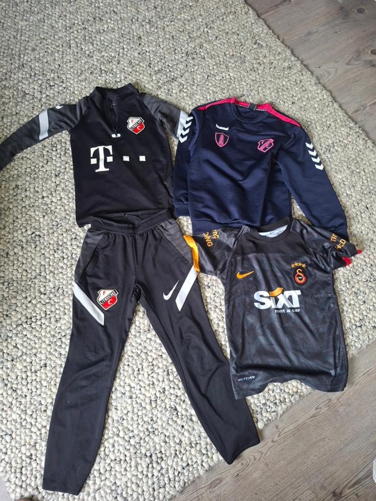 FC Utrecht Trainingspakken & Galatasaray Shirt - Divers maat, Kinderen en Baby's, Kinderkleding | Overige, Gebruikt, Jongen of Meisje