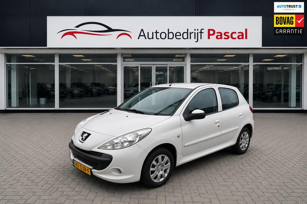 Peugeot 206 + 1.4 Urban - Airco - Carplay - NAP!, Auto's, Peugeot, 4 cilinders, Wit, Bedrijf, Handgeschakeld