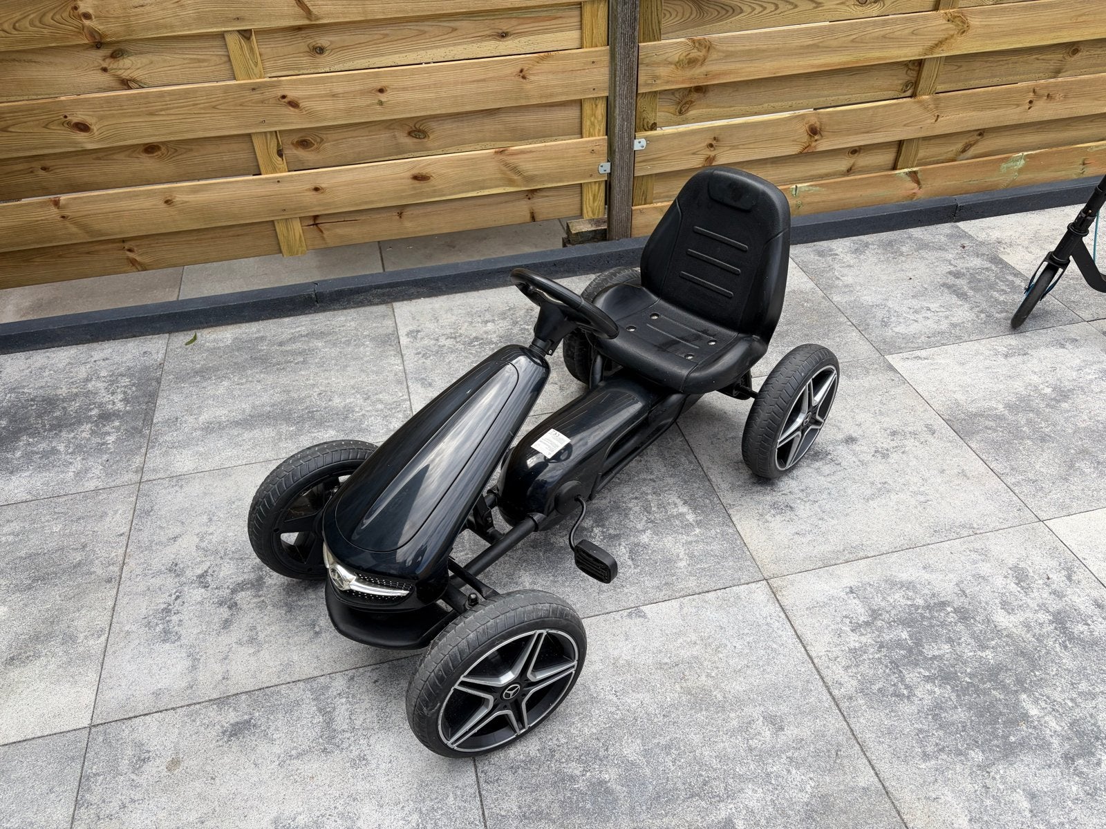 Mercedes-Benz Trapauto - Zo goed als nieuw, Kinderen en Baby's, Speelgoed | Buiten | Voertuigen en Loopfietsen, Ophalen, Zo goed als nieuw