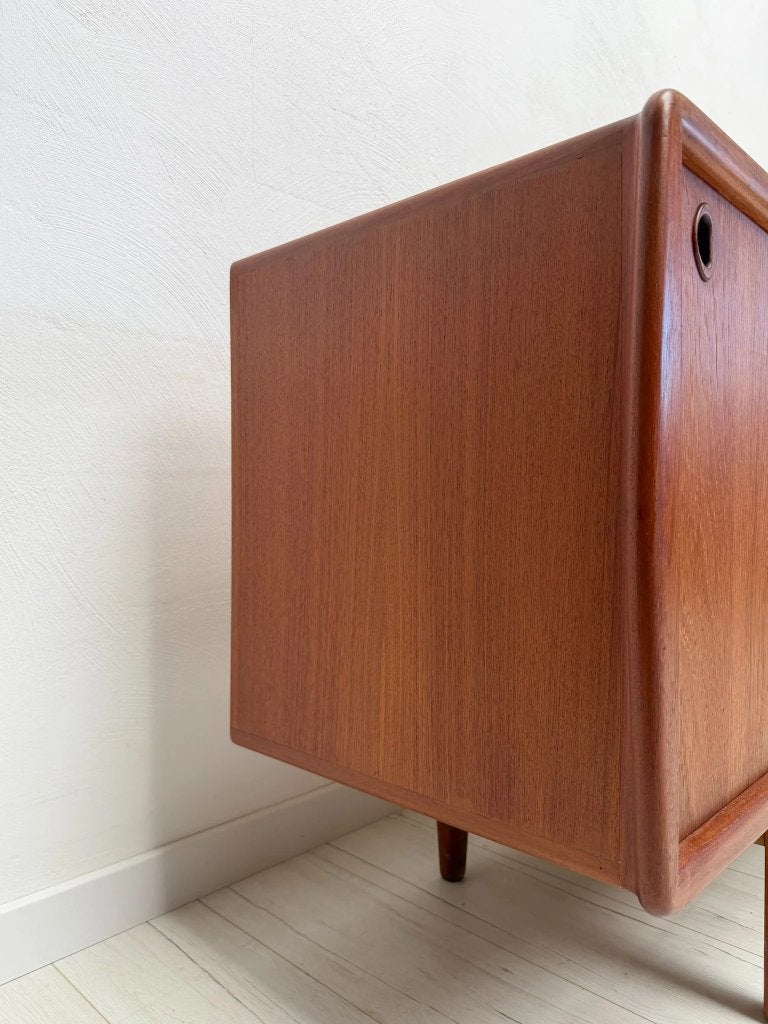 H.P. Hansen groot teak dressoir Deens design jaren 60, Ophalen of Verzenden, Zo goed als nieuw, 25 tot 50 cm, Teakhout