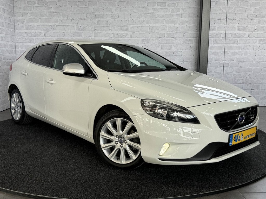 Volvo V40 1.6 T3 R-Design Navigatie Camera (bj 2013), Auto's, Volvo, Voorwielaandrijving, Gebruikt, Zwart, 4 cilinders