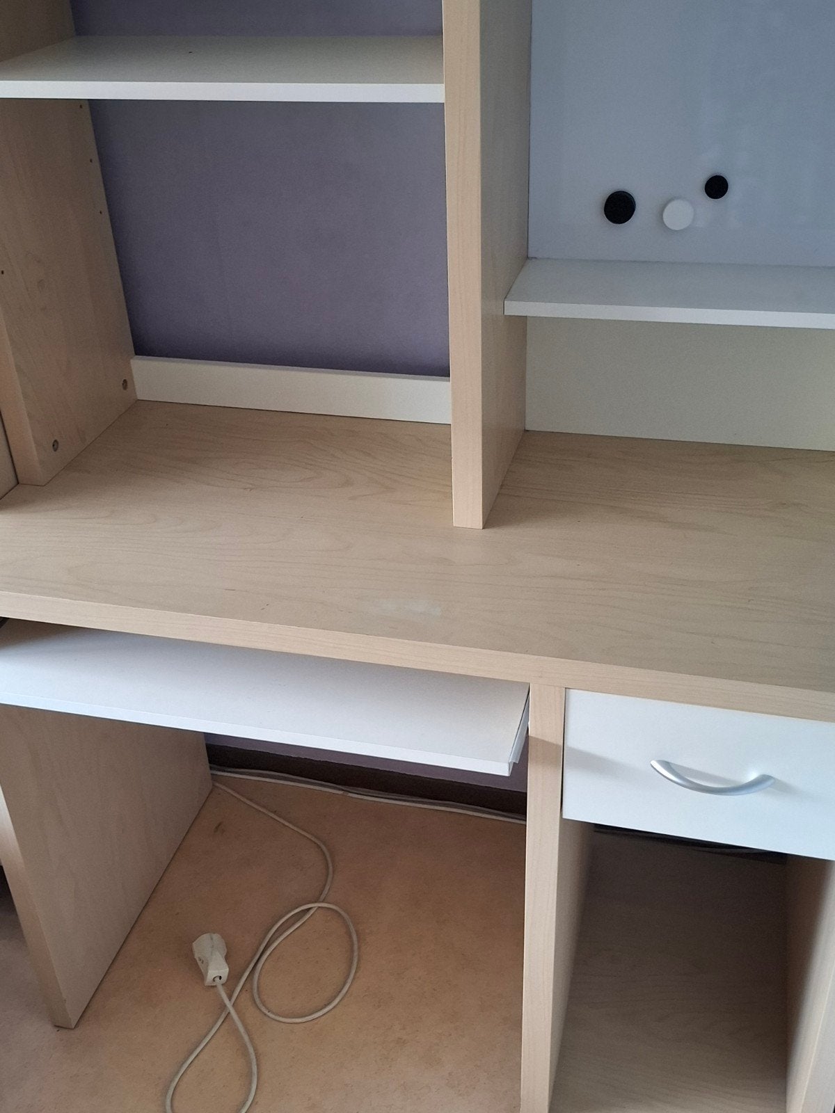 Ikea bureau iIN PRIJS VERLAAGD .Met rechts magneetbo, Ophalen, Gebruikt