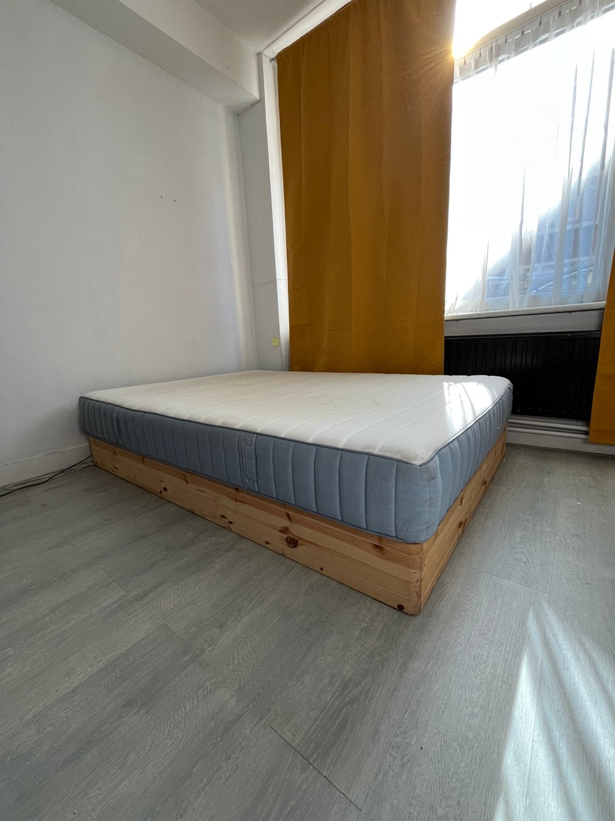 2-persoons houten bed met lattenbodem, Ophalen, Gebruikt, Modern scandinavisch, Beige