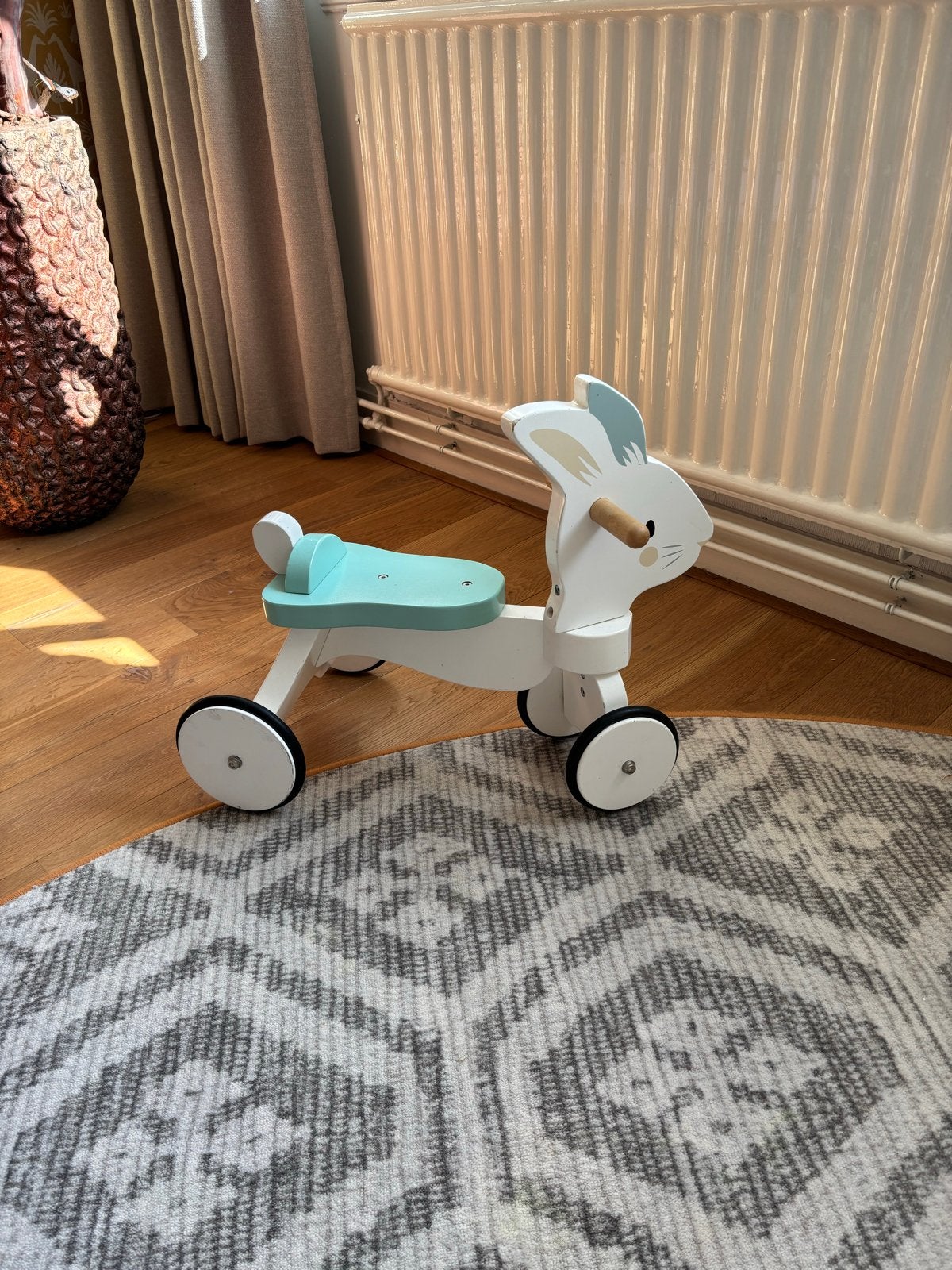 Tender Leaf Toys Running Rabbit Ride On - Houten Loopfiets, Ophalen, Gebruikt, Loopfiets