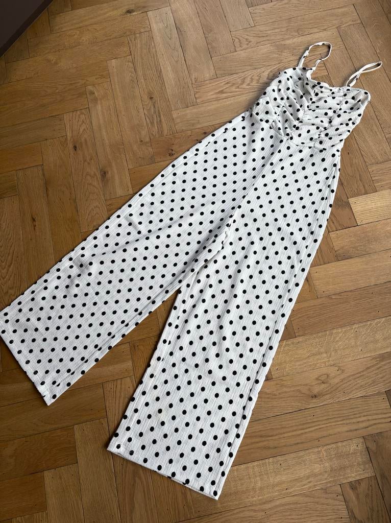Bershka jumpsuit met stippenpatroon - Maat XS, Kleding | Dames, Jumpsuits, Ophalen of Verzenden, Zo goed als nieuw, Maat 34 (XS) of kleiner