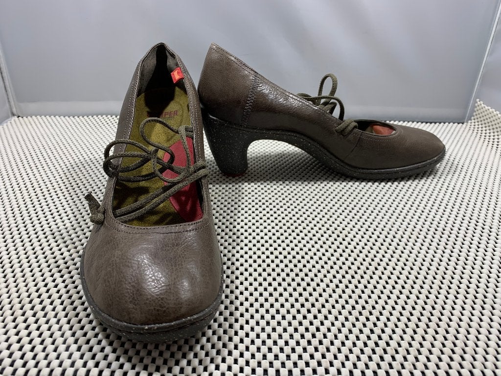 Camper, maat 38. Creatieve leger groene schoenen., Schoenen met lage hakken, Camper, Ophalen of Verzenden, Zo goed als nieuw