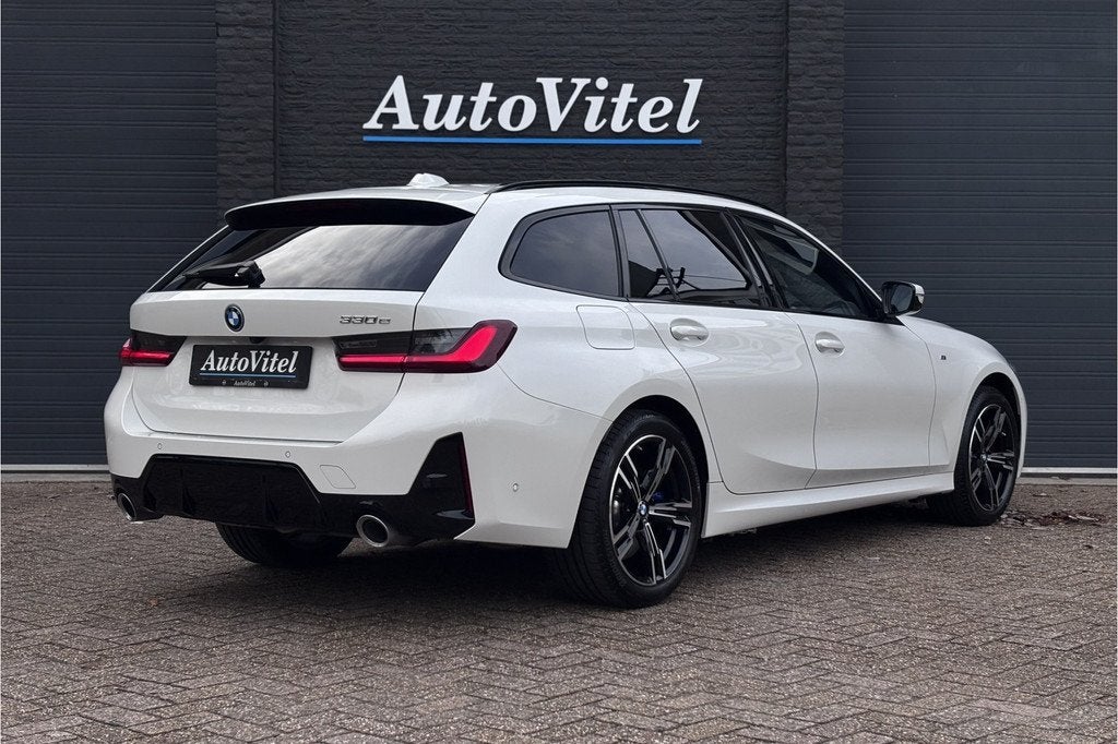 BMW 3 Serie Touring 330e M-Sport | 19,5 kWh Accu | Panodak |, Auto's, BMW, Automaat, Achterwielaandrijving, Gebruikt, Zwart