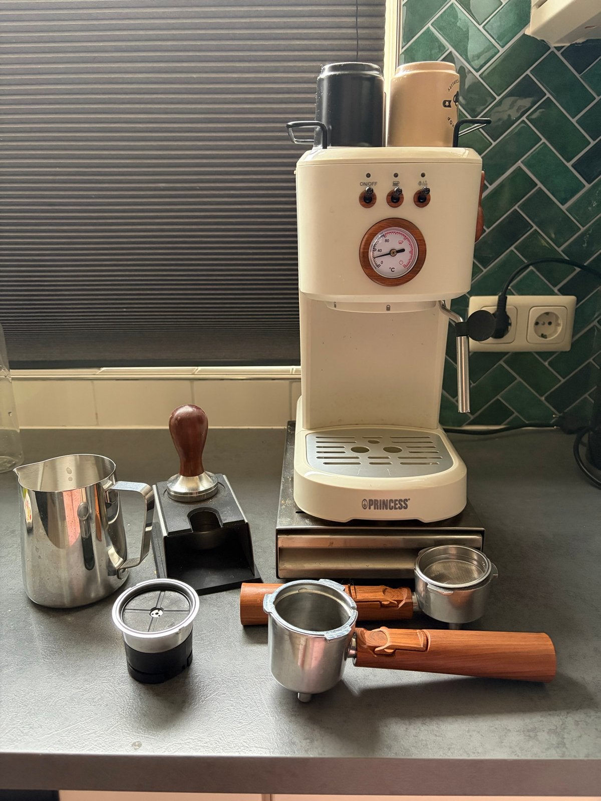 Princess Espressomachine met accessoires, Witgoed en Apparatuur, Afneembaar waterreservoir, Espresso apparaat, Gemalen koffie