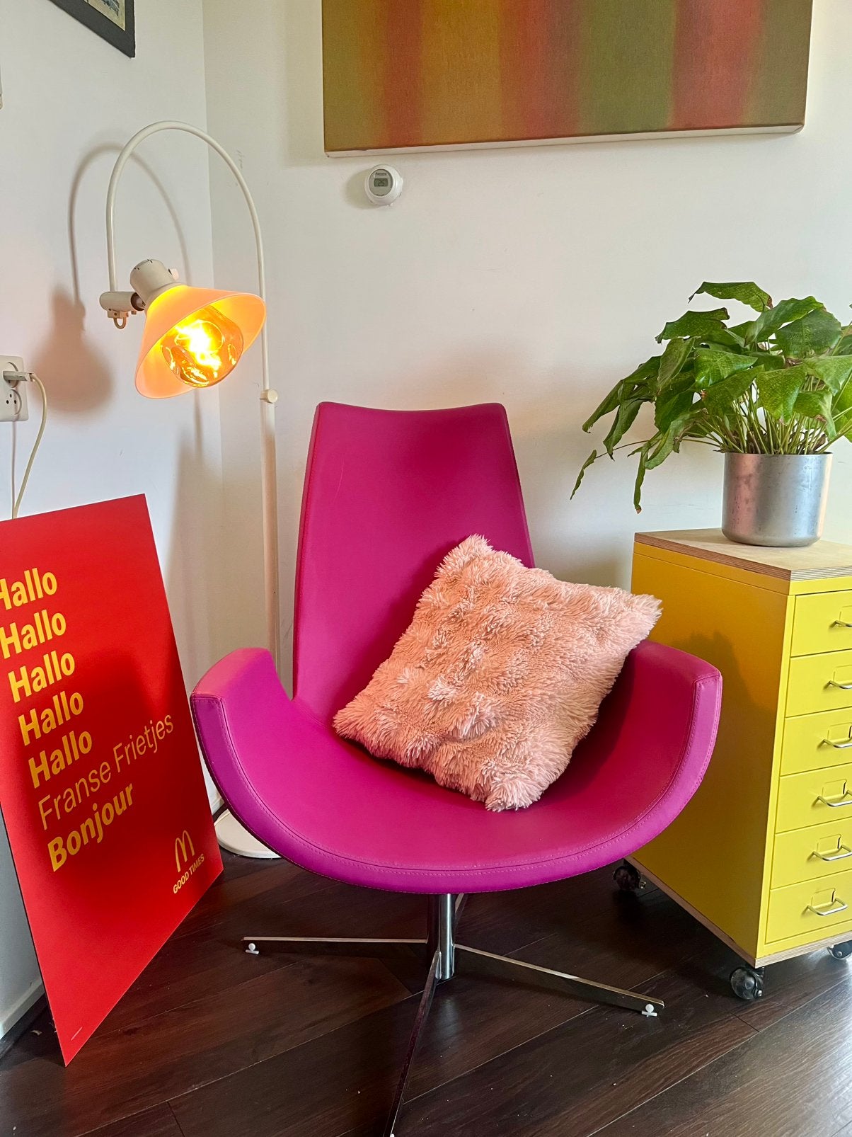 Prachtige roze draaifauteuil., Huis en Inrichting, Fauteuils, Ophalen, Zo goed als nieuw, 75 tot 100 cm