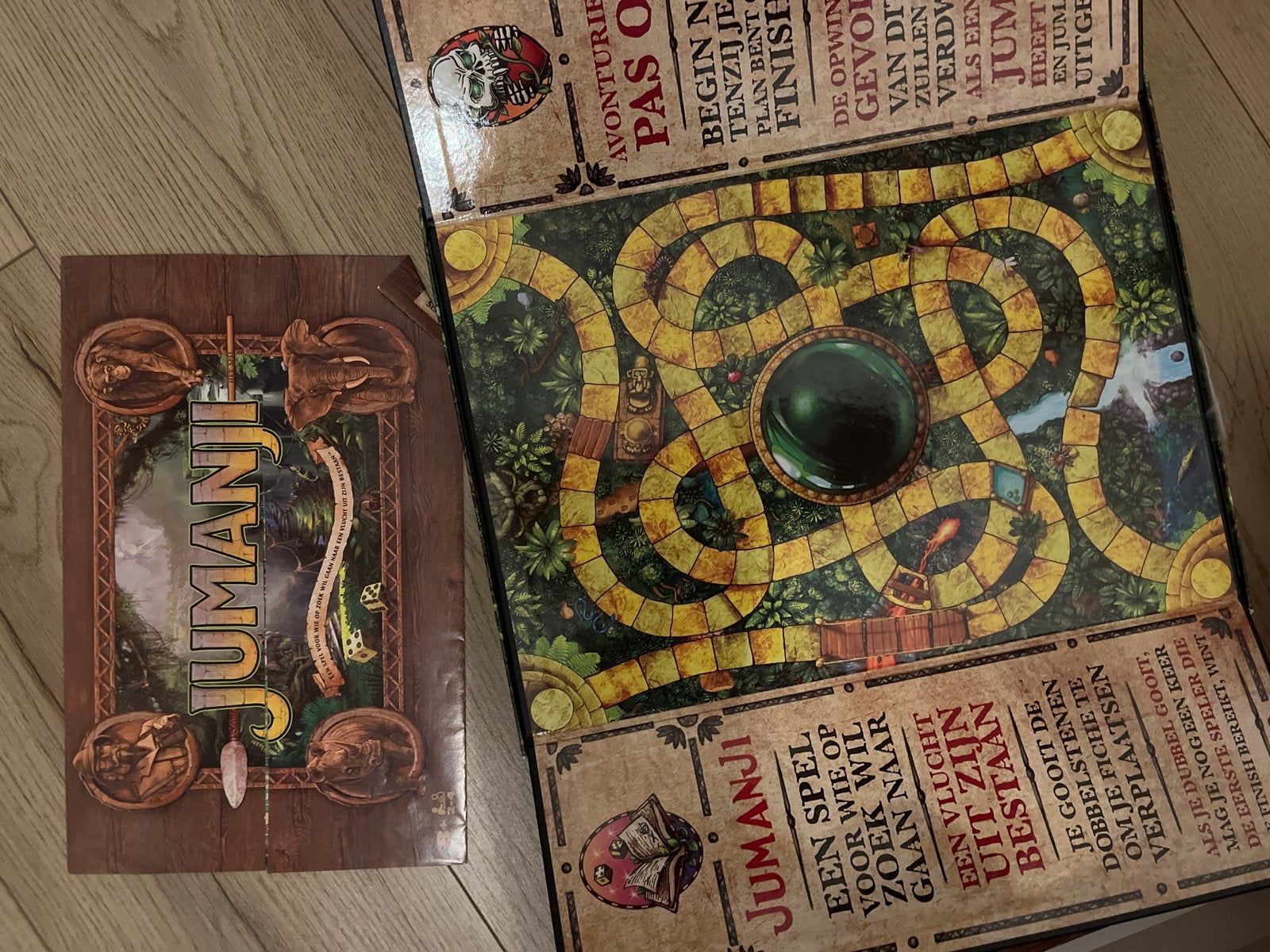 Jumanji Bordspel - Avontuurlijk Gezinsspel, Drie of vier spelers, Ophalen of Verzenden, Zo goed als nieuw