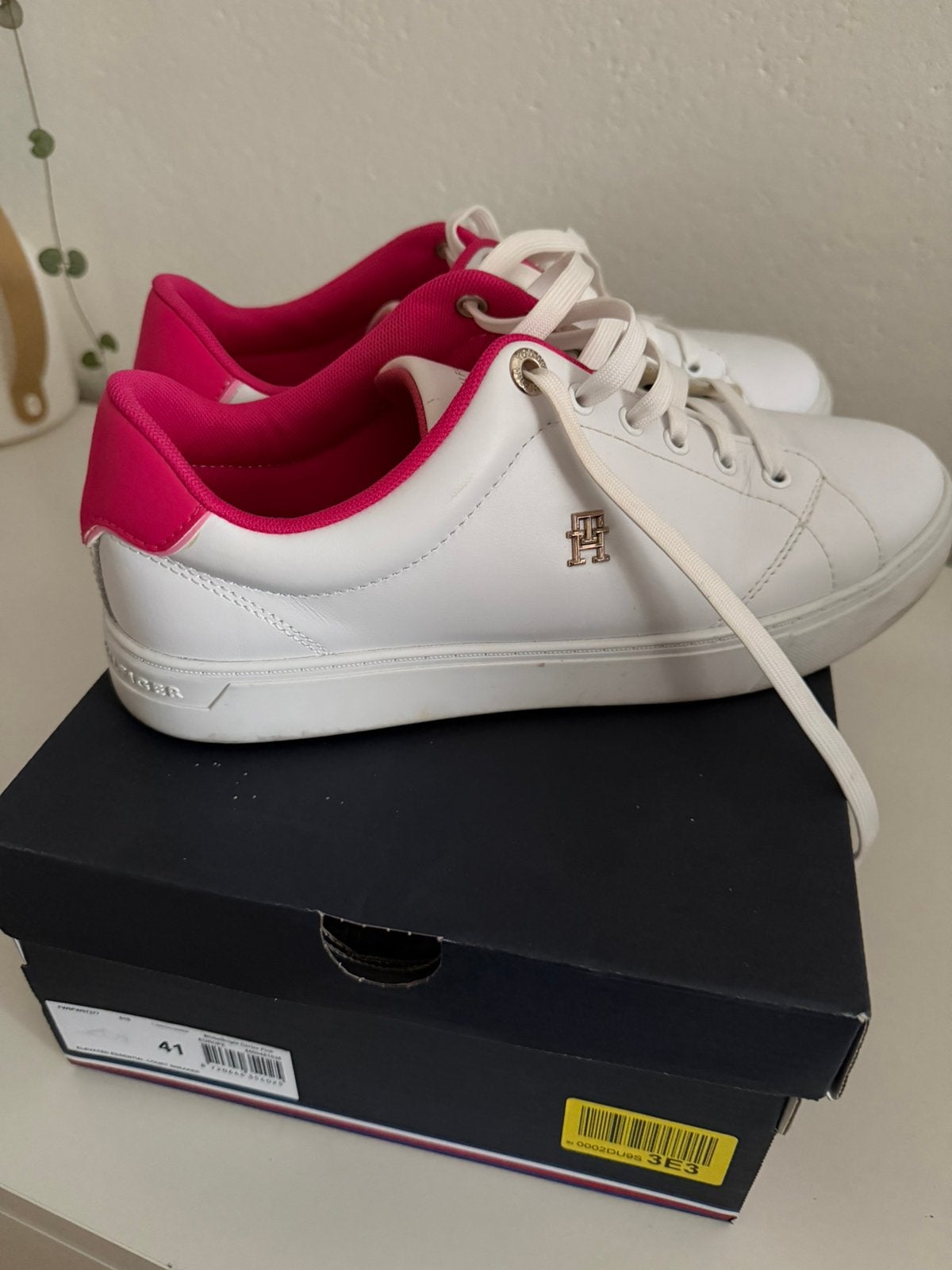 Sneaker Tommy Hilfiger wit roze maat 41, Ophalen of Verzenden, Zo goed als nieuw, Roze, Sneakers of Gympen