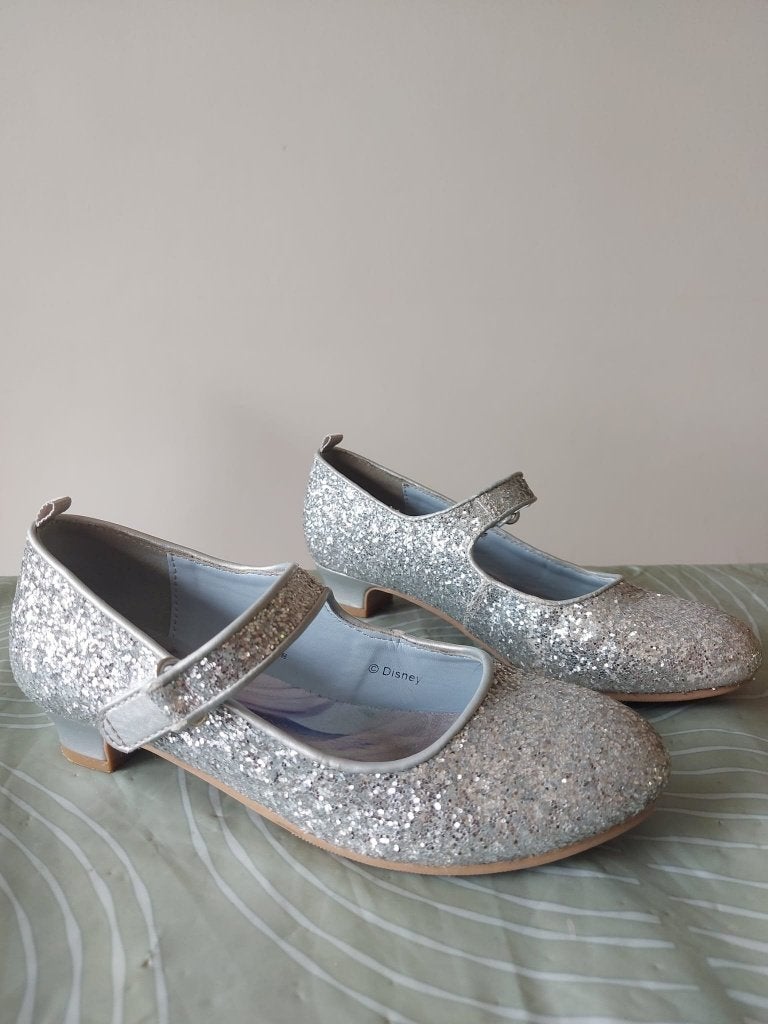 Z.g.a.n. zilveren glitter prinsessenschoentjes /  muiltjes, Ophalen of Verzenden, Zo goed als nieuw, 110 t/m 116, Meisje