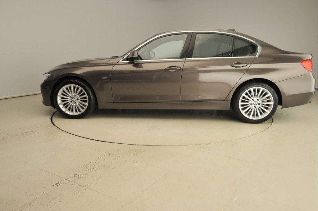 BMW 3-Serie  320 ,270 PK  Aut8 (f30) 2014 Bruin Luxury Line, Auto's, Automaat, Achterwielaandrijving, Euro 6, 4 cilinders