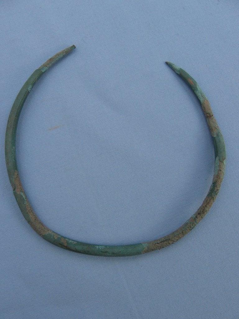 Bronzen armband - ca. 3000 jaar oud - bodemvondst, Ophalen of Verzenden, Brons, Armband