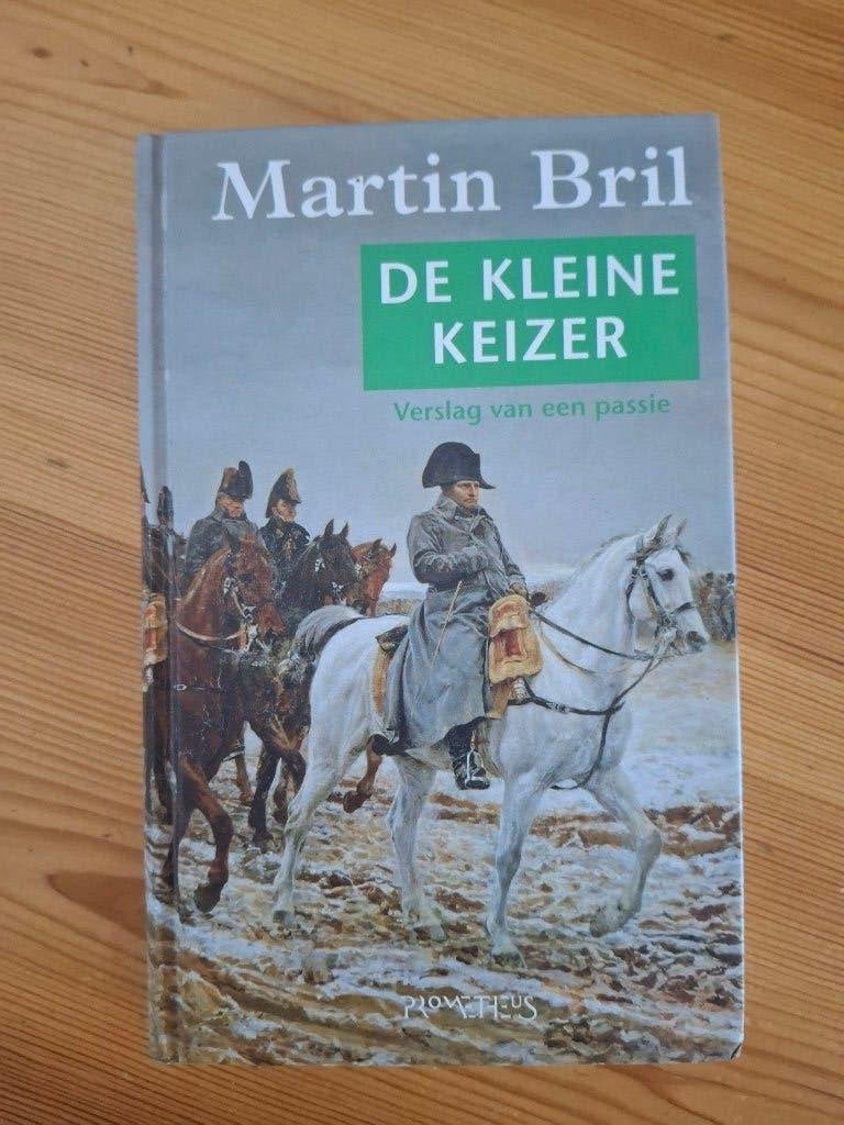 De kleine keizer door Martin Bril., Ophalen of Verzenden, Gelezen