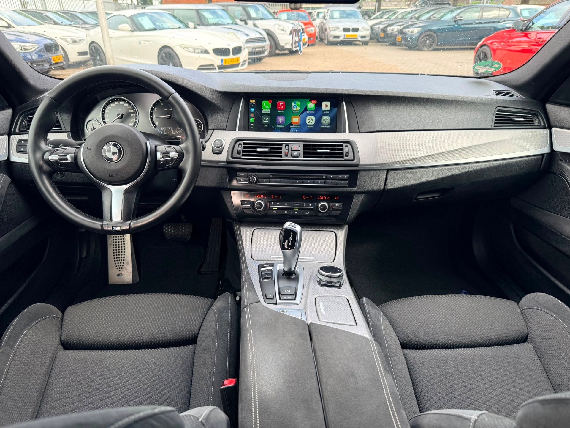 BMW 5-serie Touring 520i Executive M Sport|Nieuwe Ketting|Ca, Automaat, Gebruikt, 4 cilinders, 2000 kg