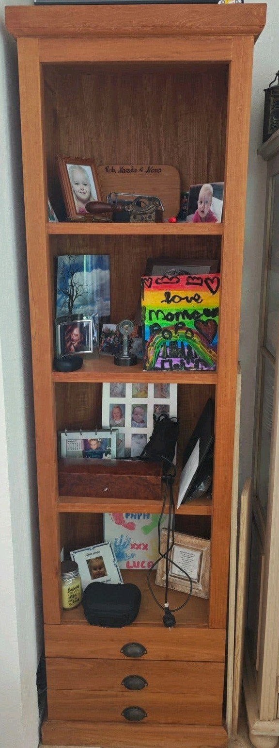 Massief houten teak boekenkast met lades, Huis en Inrichting, Kasten | Boekenkasten, Ophalen, Met plank(en), Minder dan 50 cm